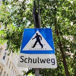 Schild Schulweg