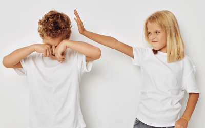 Geschwistergewalt: Bedeutung, Erkennen und Lösungsansätze in der Montessori-Pädagogik